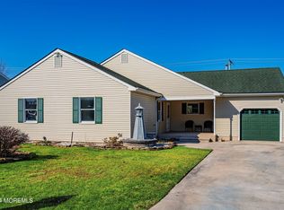 110 W Holly Ln, Little Egg Harbor, NJ 08087