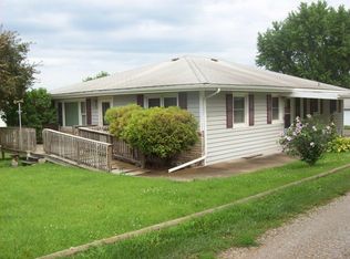 304 NW 7th St, Leon, IA 50144