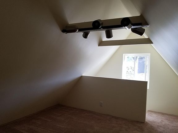 4th image of 711 Linden Ave #B