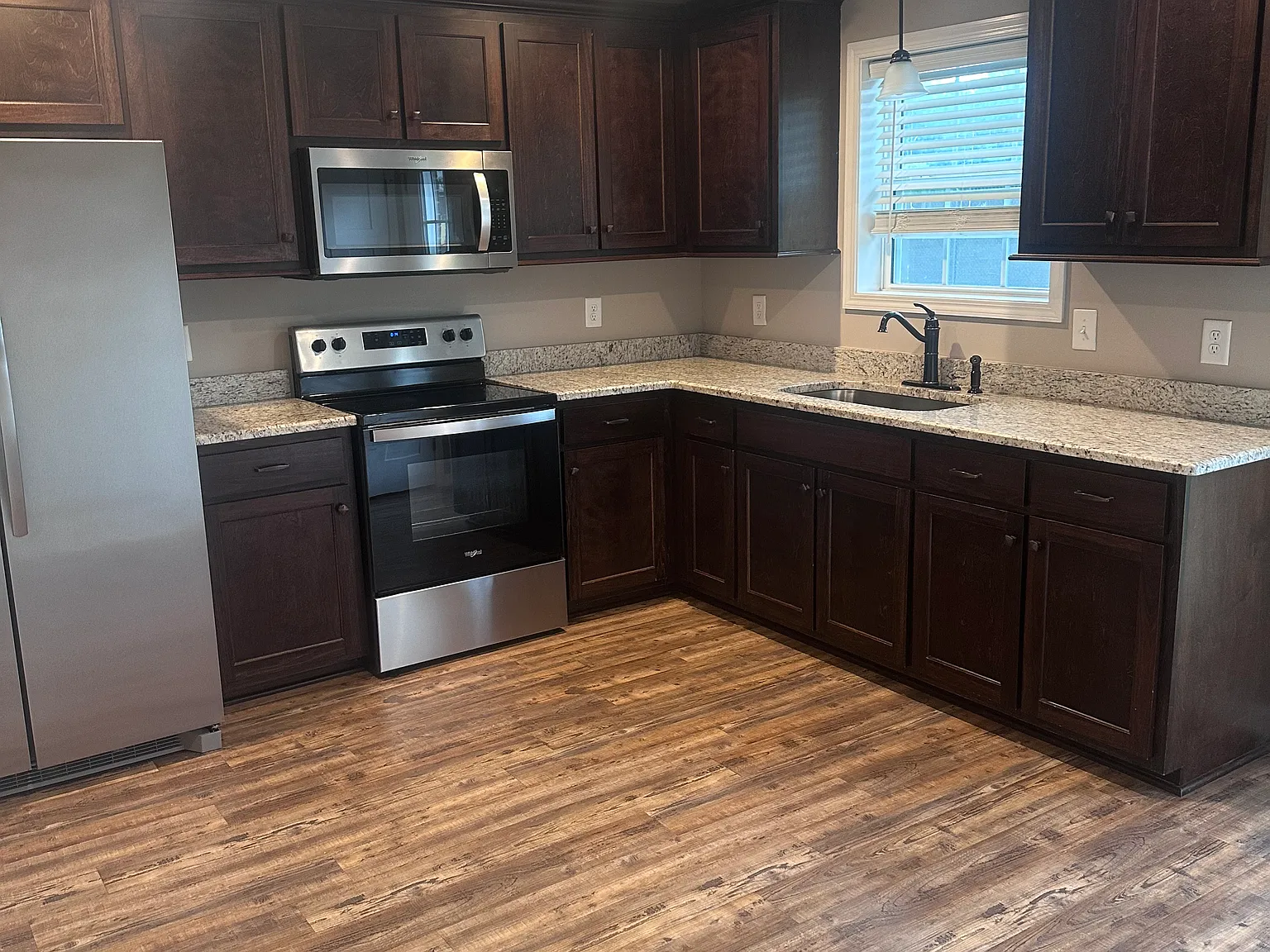 2 bed, 1000 sqft, $1,400 — Photo 4