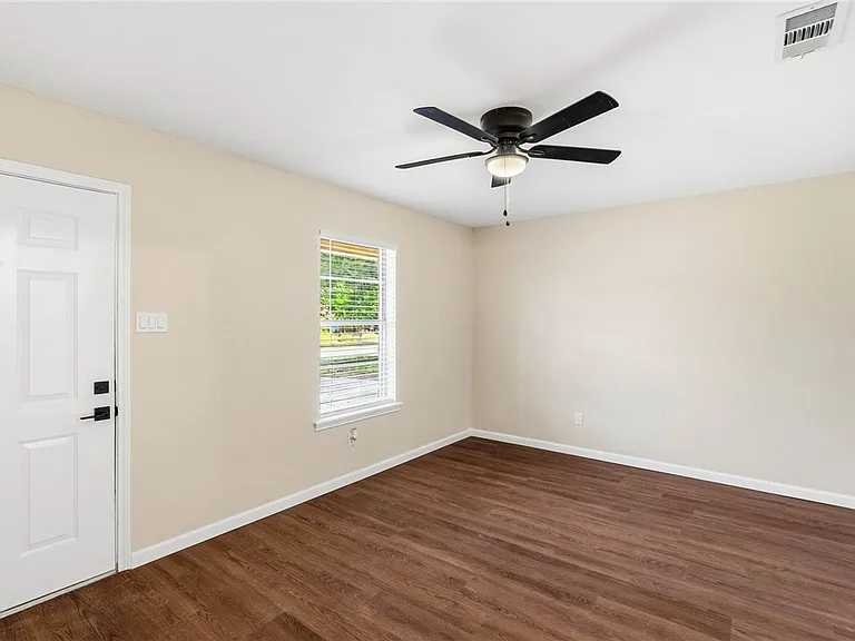 2317 Manitoba Dr — Photo 4