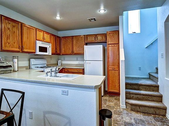 5th image of 10451 Beautiful Fruit St