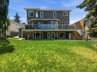 12078 W Diamond Vw SE, Calgary, AB T2J 7B2