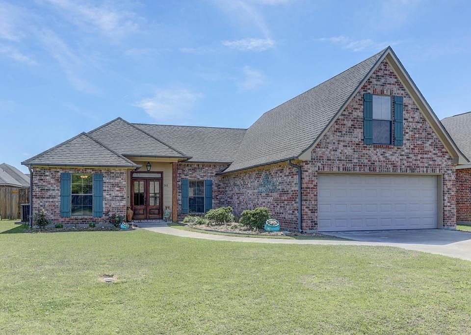 1st image of 202 Oak Hill Ln