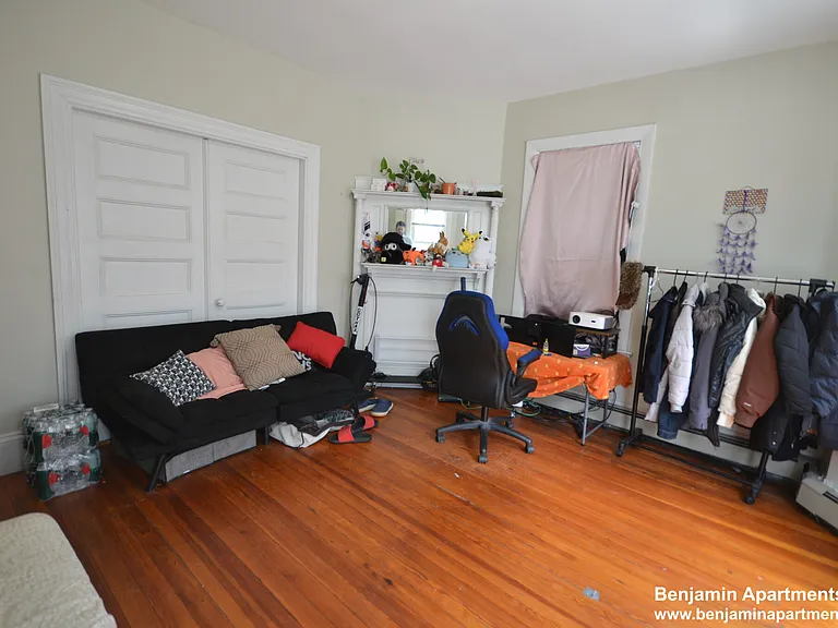 77 Walnut St #2 — Photo 6