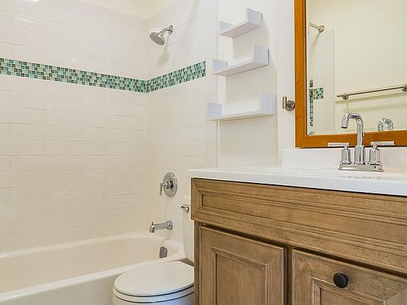 Upstairs full bath