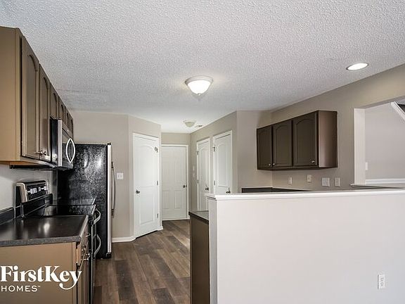 3rd image of 5933 Prairie Meadow Dr