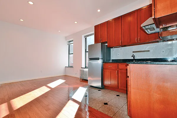 Rented by J Misrahi Realty Corp | media 2