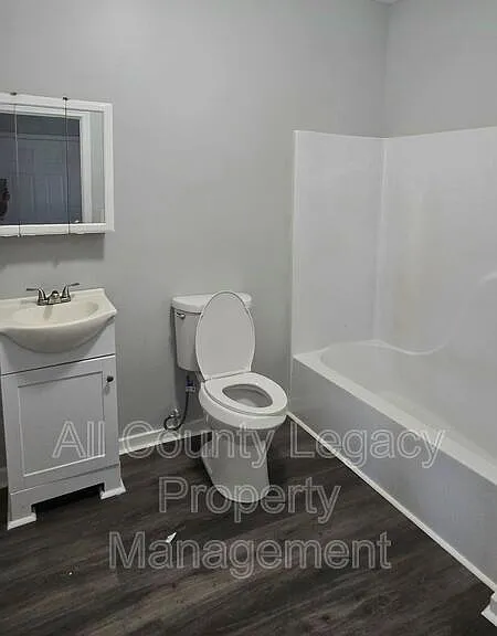 31 Ivy St #B — Photo 4