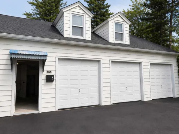365 Circular Ave, Hamden, CT 06514