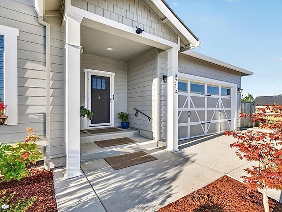 4th image of 3710 Carlin Dr