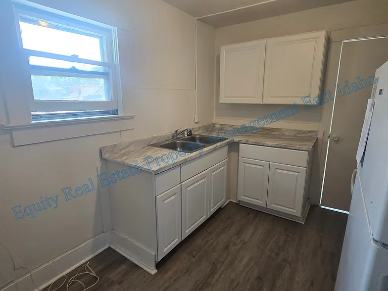 815 E Clark St #5 — Photo 14