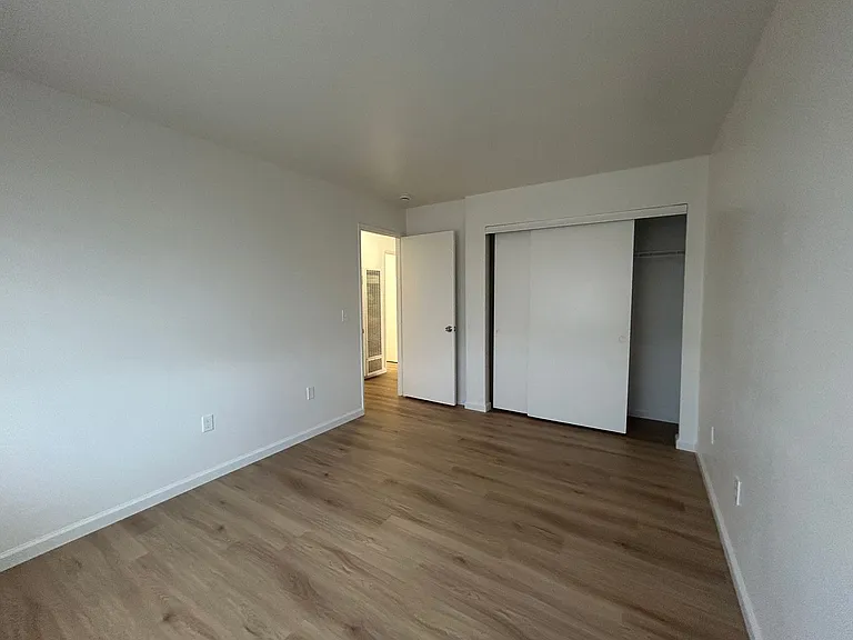 Santanna Apartments — Photo 11