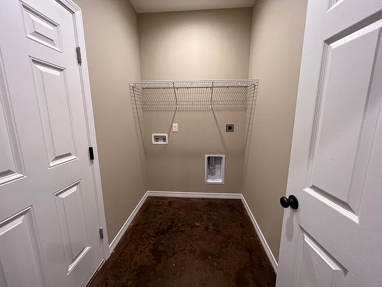 33048B Stables Dr — Photo 8
