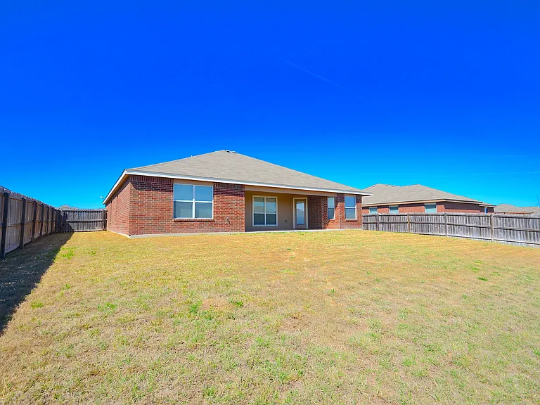 2408 Ryan Dr — Photo 21
