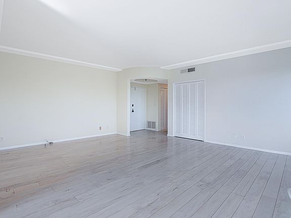 4th image of 831 S Gretna Green Way APT 204