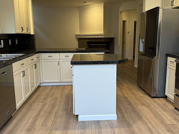4th image of 25629 SE 42nd Way