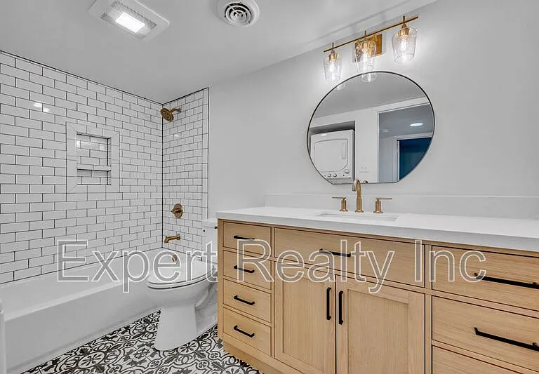 2076 Montreat Cir — Photo 15