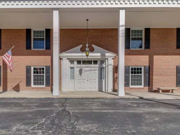 602 S Mercer Ave APT 224, Bloomington, IL 61701