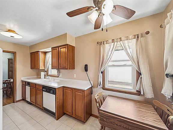 5th image of 1812 Pearl Dr