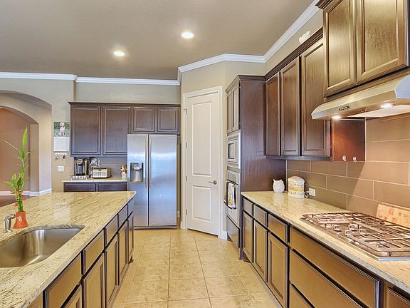 Open kitchen, farm sink
