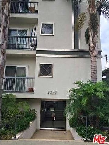 1st image of 1227 Granville Ave APT 103