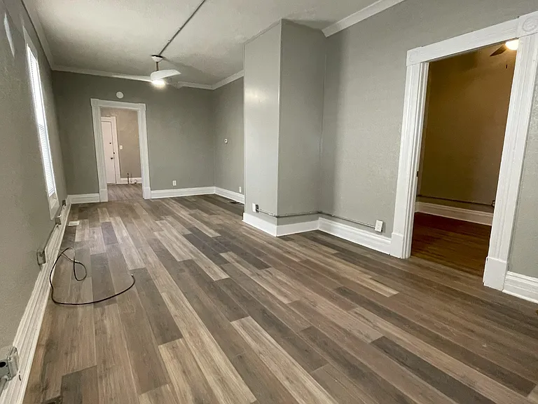 847 Clark St — Photo 4