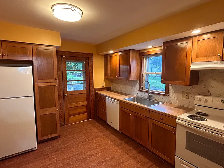 811 Main St #1 — Photo 7