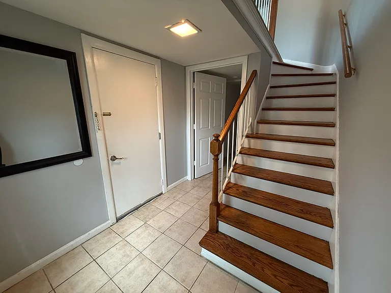 1927 Governors Ln — Photo 2