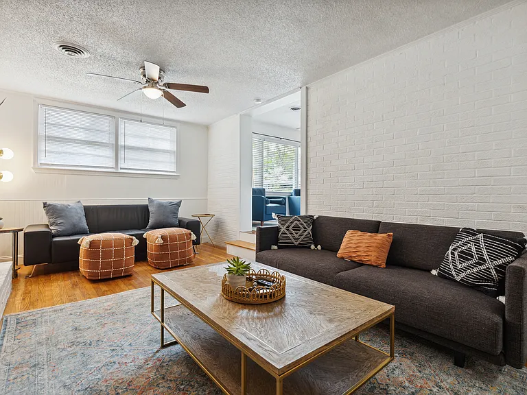 1104 Dickson Ave — Photo 29