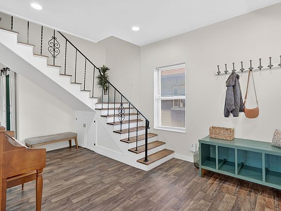 3rd image of 902 27th St