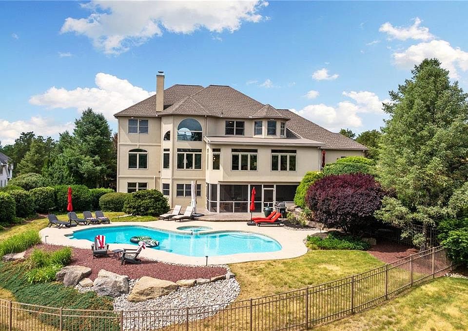 4073 Brighton Ct, Schnecksville, PA 18078 Zillow