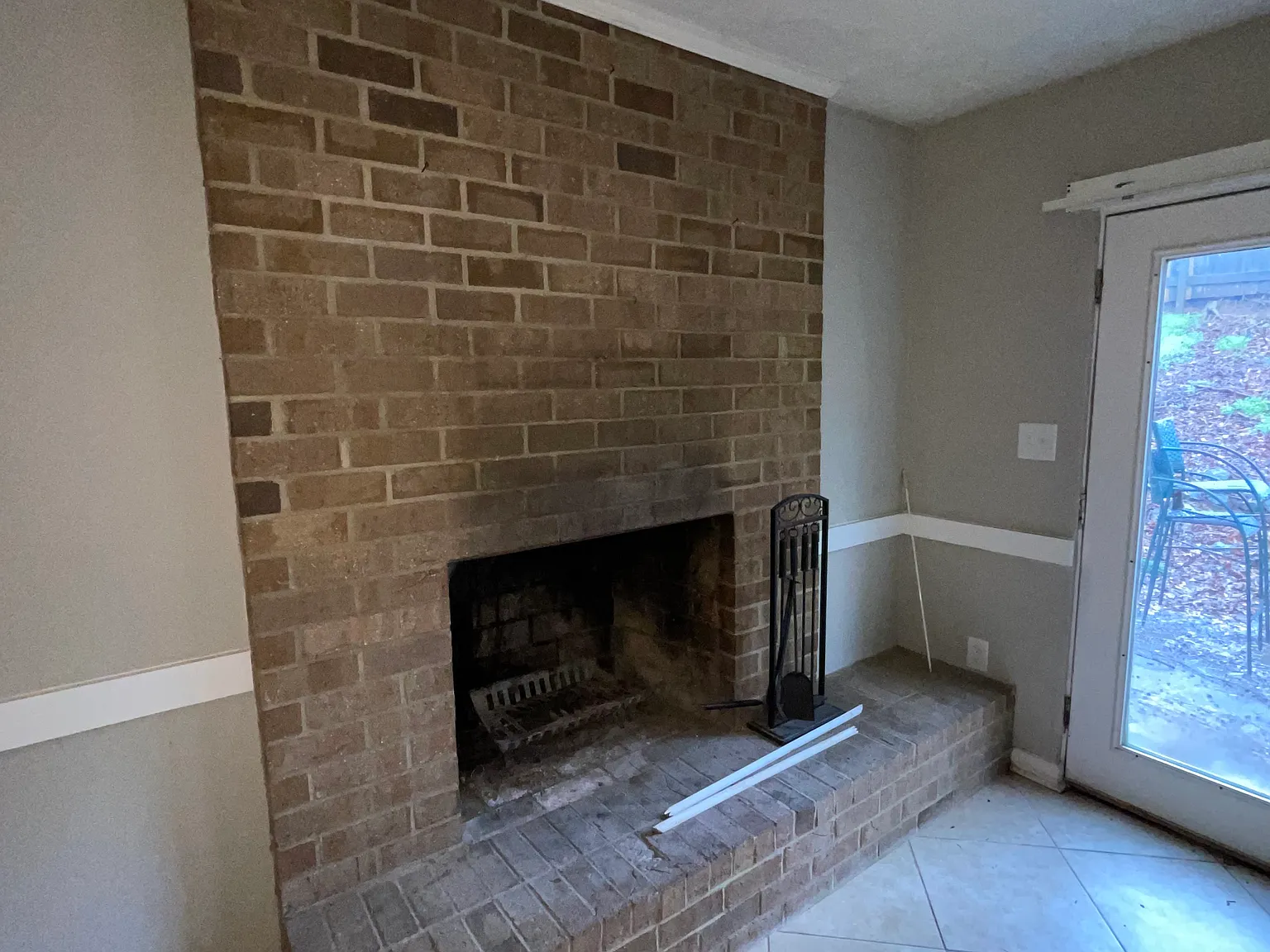 2 bed, 1.5 bath, 2376 sqft, $1,300 — Photo 3