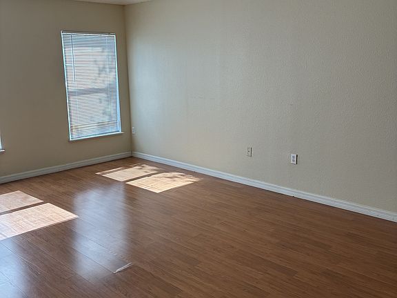 3rd image of 1826 Ashton Park Pl
