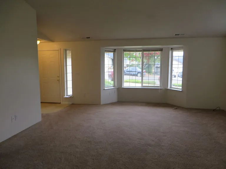 370 Rolling Hills Rd — Photo 2