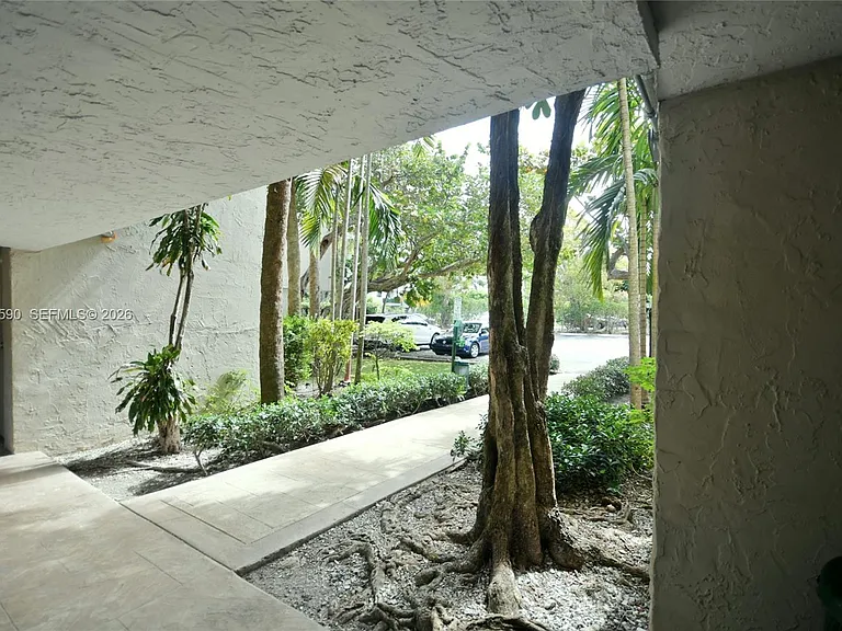 6884 N Kendall Dr #C401 — Photo 12