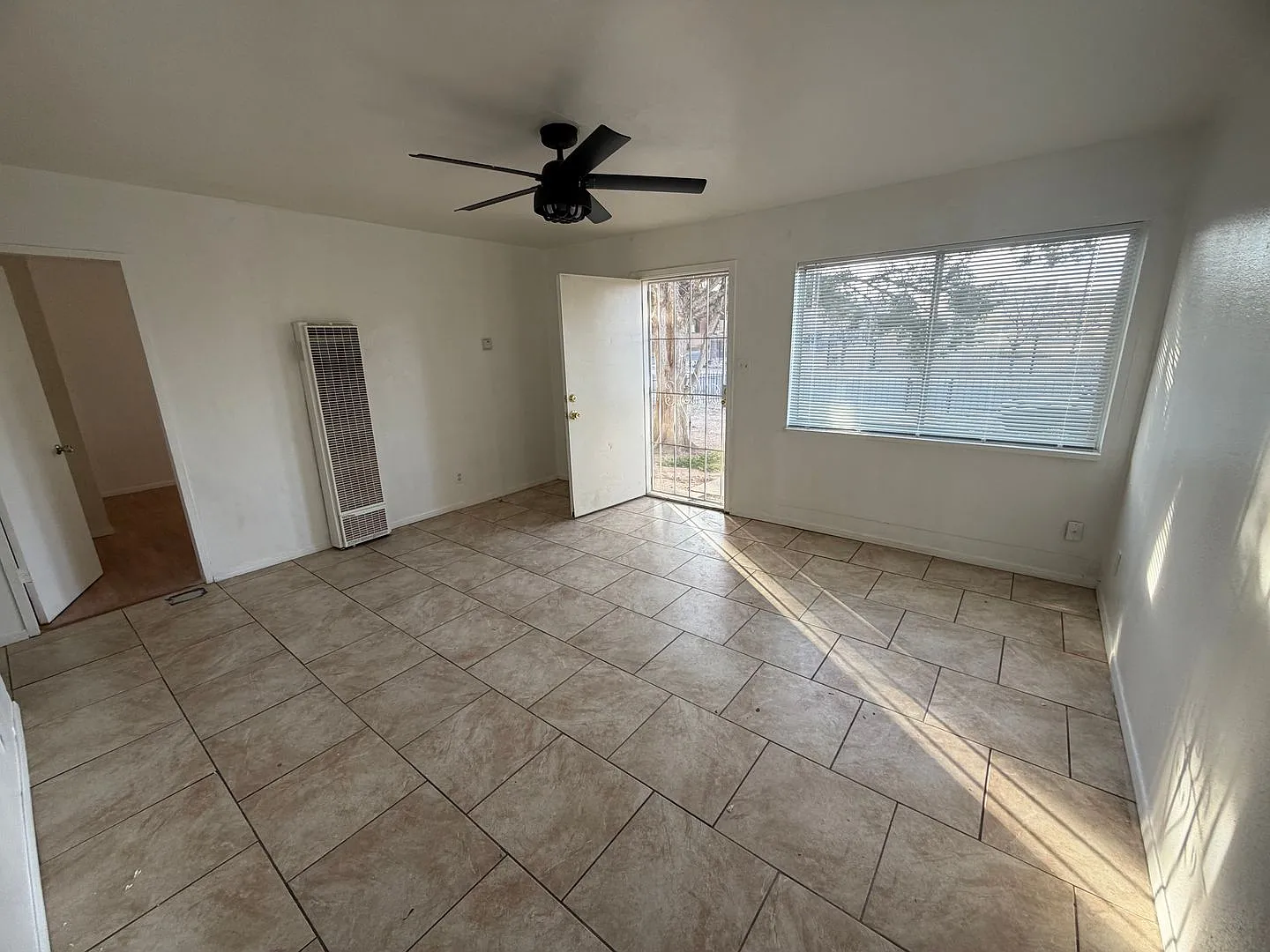 1033-1037 Alvarado — Photo 3
