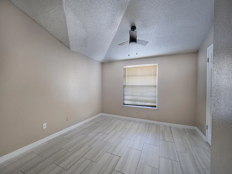 1901 Lake Omega St #A — Photo 6