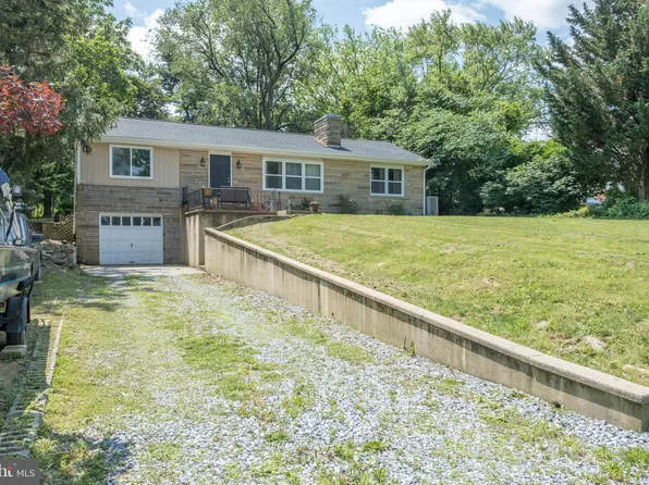 5013 Circle Dr, Harrisburg, PA 17112
