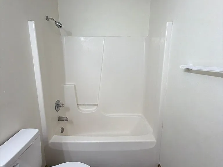 819 Colonial Manor Dr — Photo 22