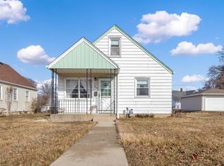3040 E Armour Ave, Saint Francis, WI 53235