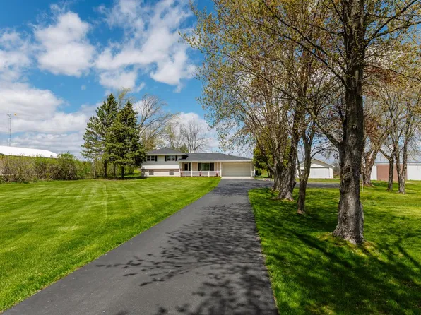 630 East Newark DRIVE, West Bend, WI 53090