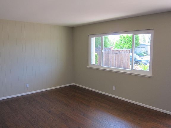 4th image of 250 Hushbeck Ave