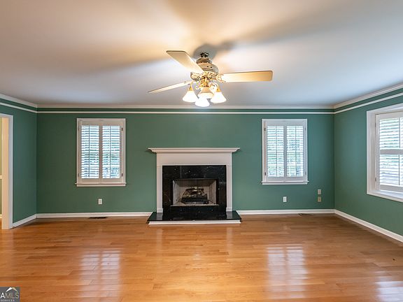 3rd image of 124 David Dr