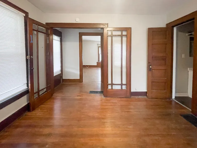 1405 W Jackson St — Photo 36