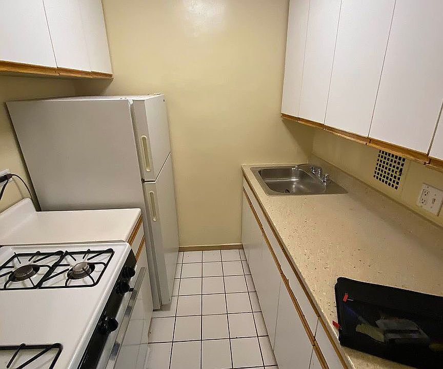 2nd image of 676 E 233rd St #6C