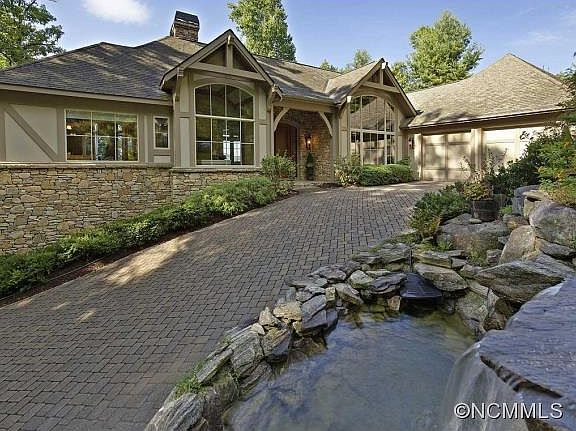 1st image of 40 Falls Ln