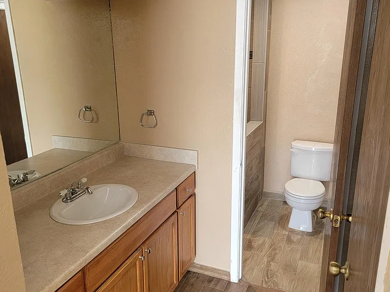 314 E Denton Dr #17 — Photo 6