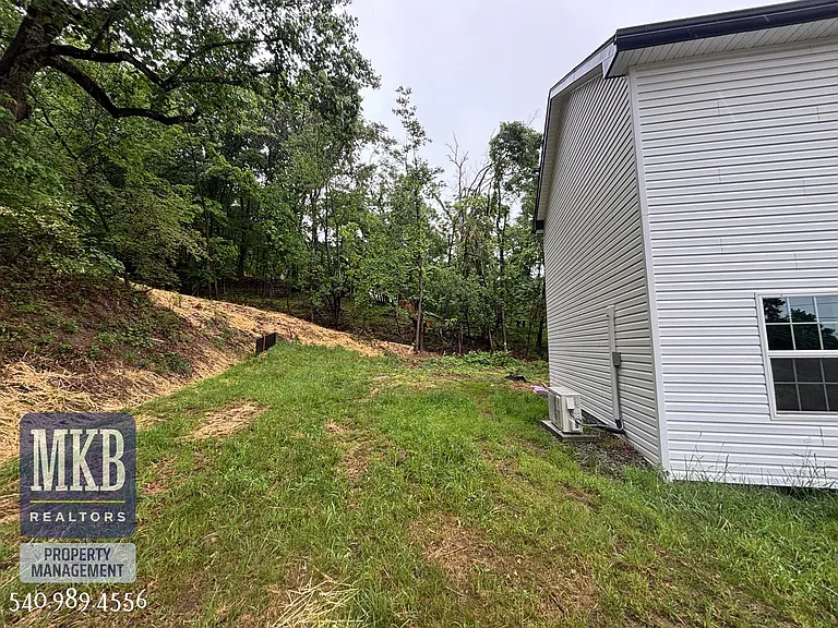 811 Montvue Rd — Photo 35