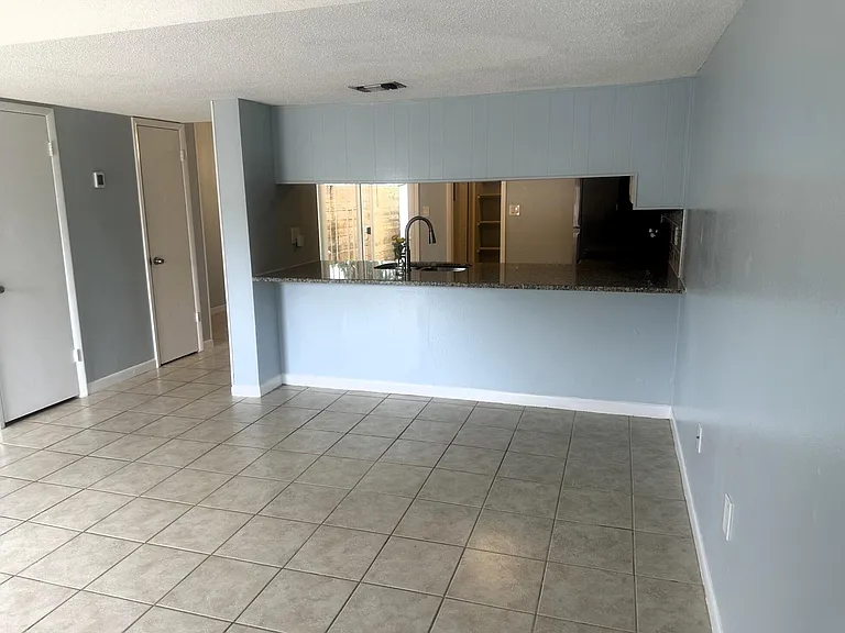 413 Sea Rover Ln NW #F — Photo 7